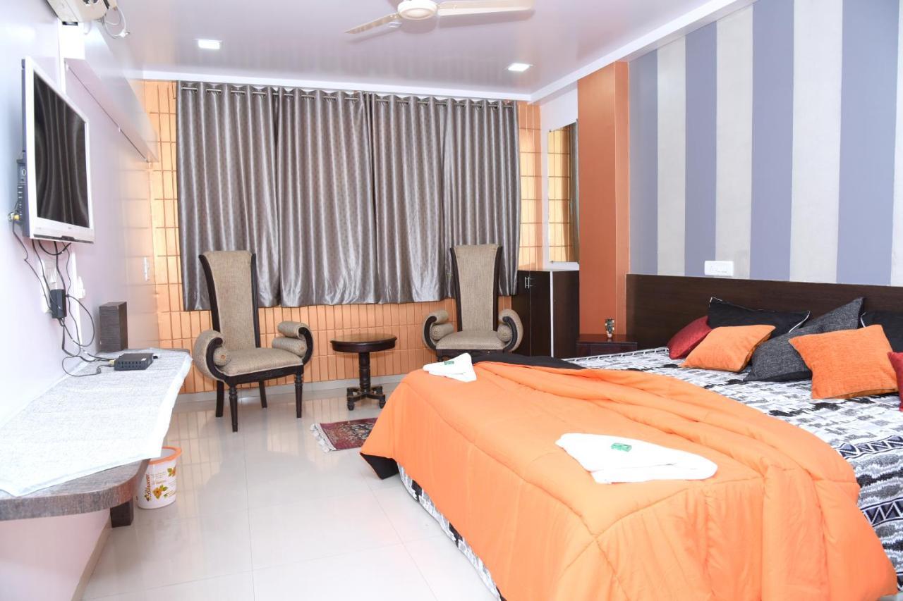 Oyo 67509 Hotel Tukson Narayangaon Εξωτερικό φωτογραφία