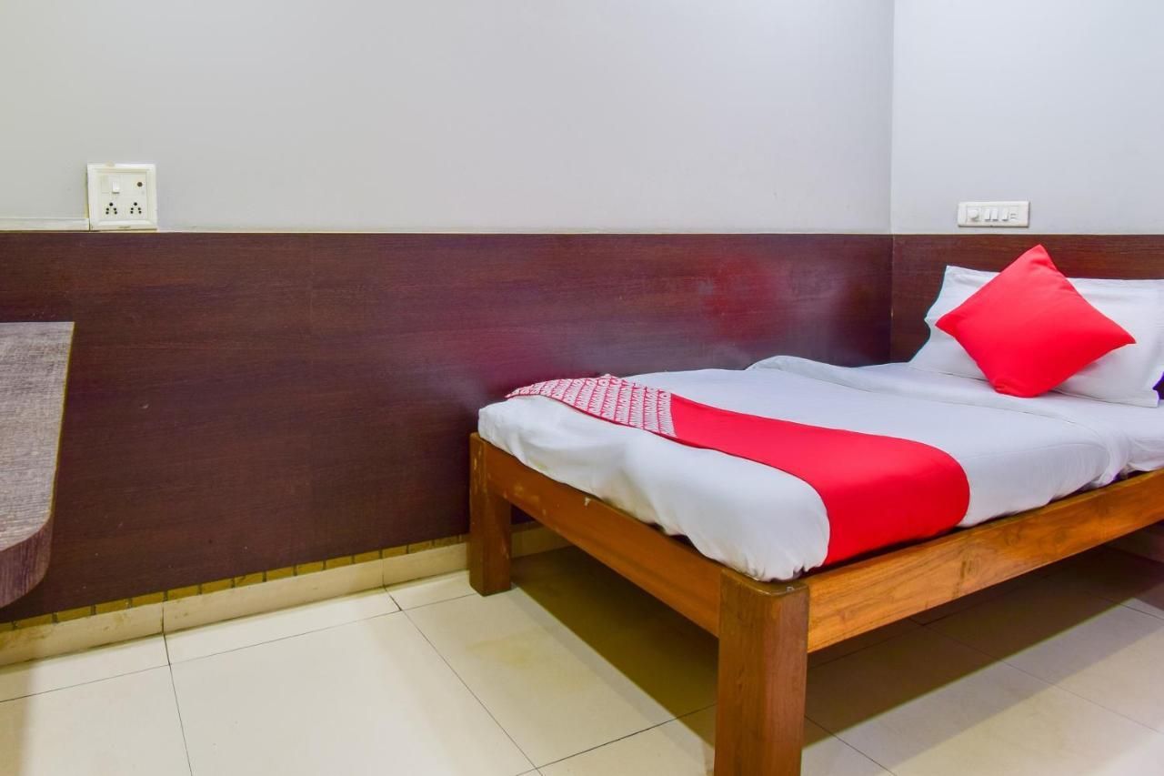 Oyo 67509 Hotel Tukson Narayangaon Εξωτερικό φωτογραφία