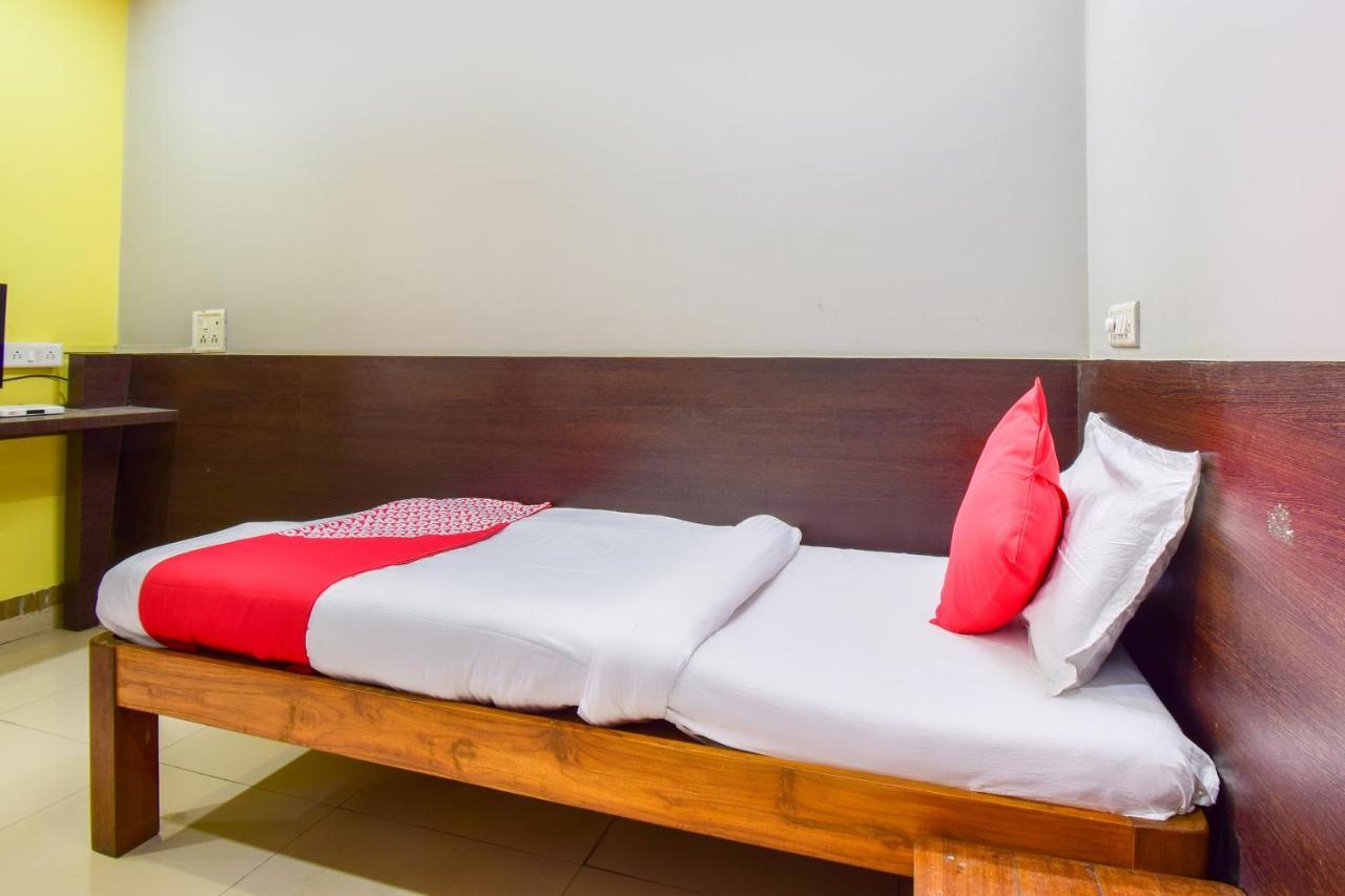 Oyo 67509 Hotel Tukson Narayangaon Εξωτερικό φωτογραφία